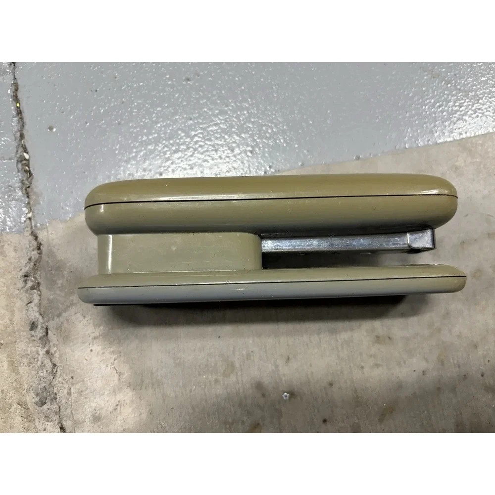 Eldon Office Products Stapler Green Burgundy Desktop Plastic‎ Work Home Vtg